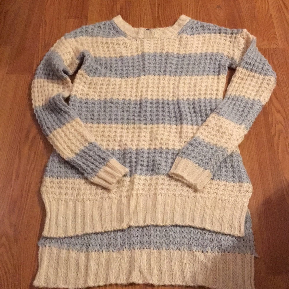 Rue 21 Women’s Sweater size S (U)